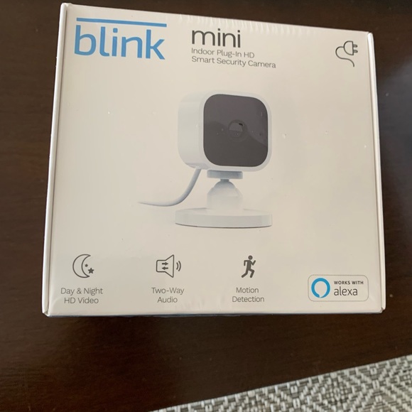 Blink mini indoor HD plug-in camera. - Picture 1 of 3